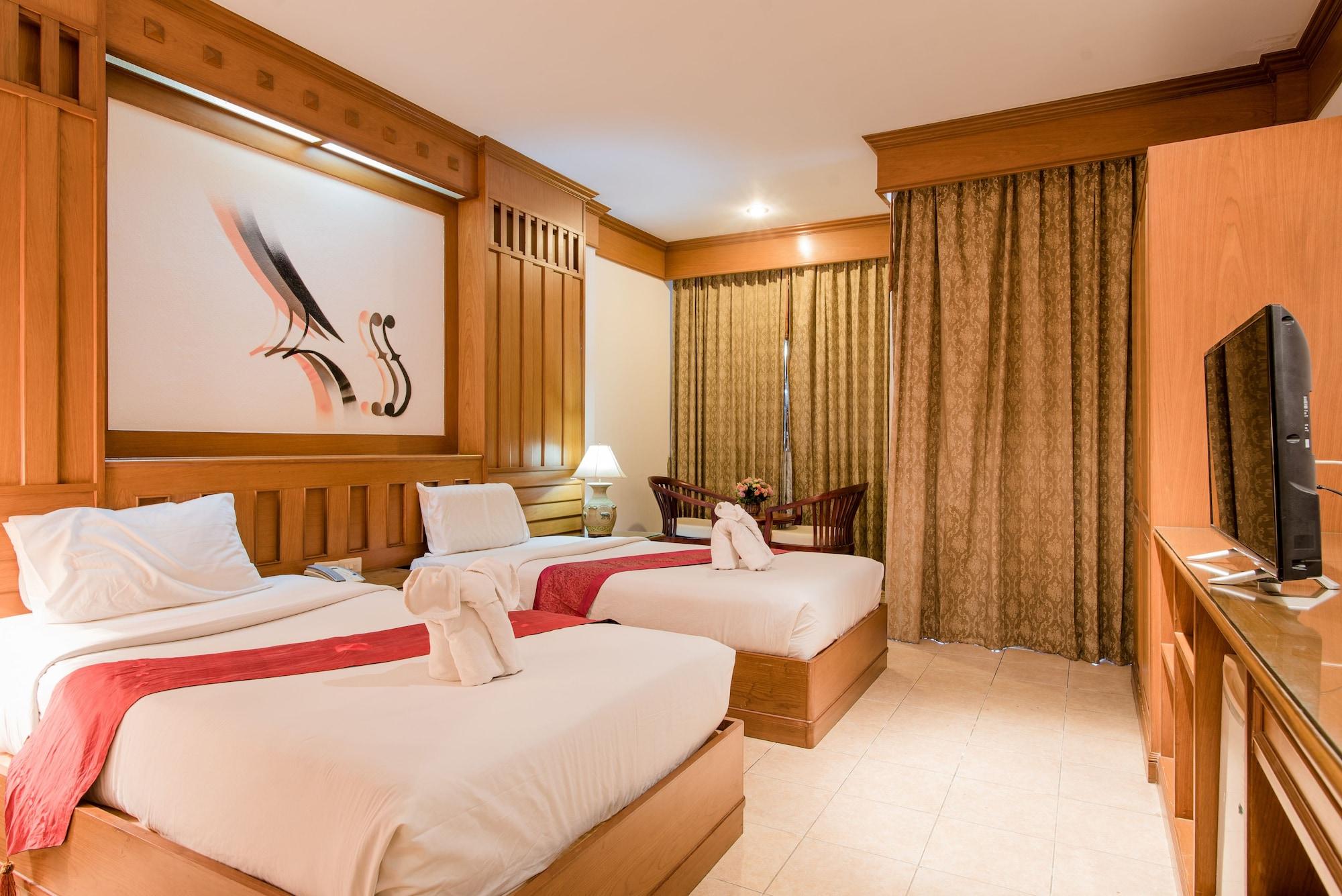 Cello Hotel Patong Exterior photo