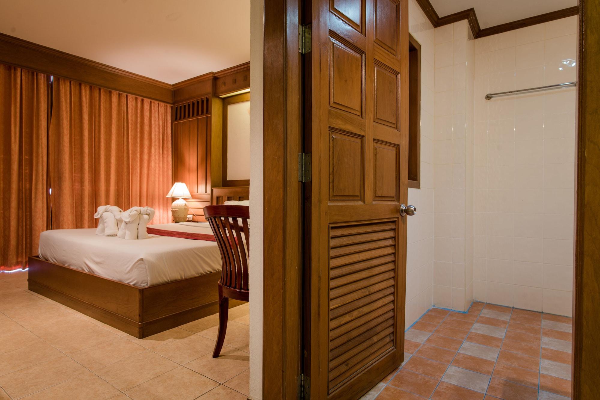 Cello Hotel Patong Exterior photo