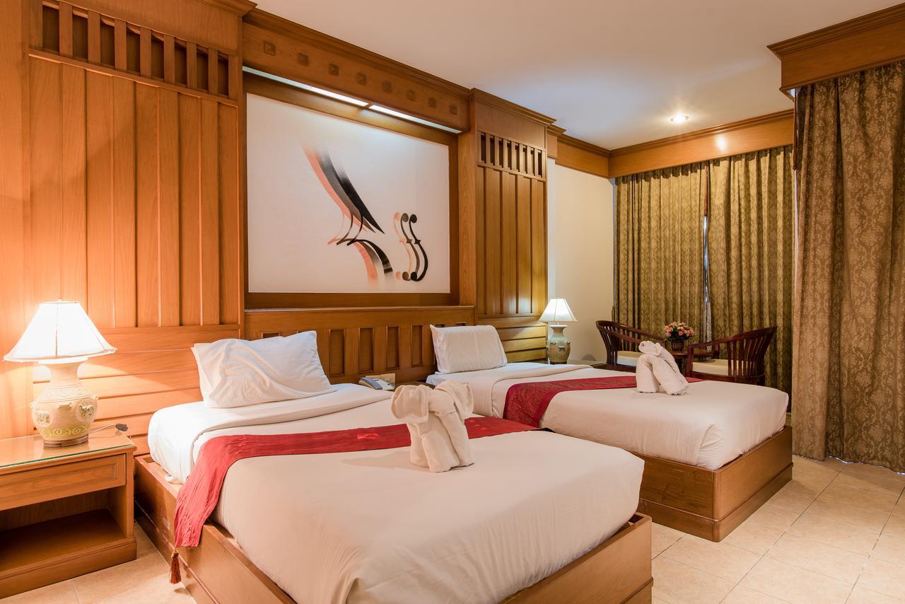 Cello Hotel Patong Exterior photo